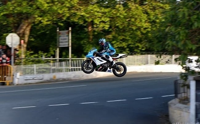 Isle of Man TT vs MotoGP - What are the Differences?