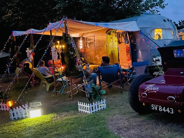2 Person Vintage Airstream "Curtis Wright" - British F1 Grand Prix