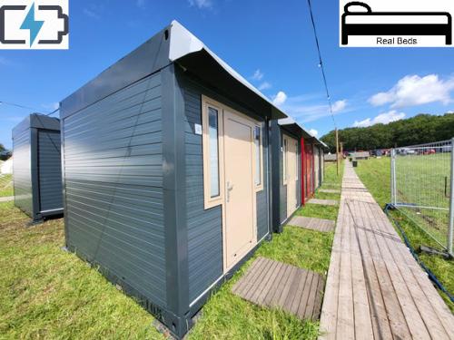cabins-2-590-a