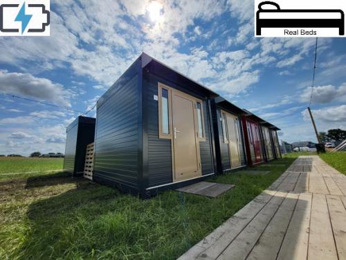 cabins-3-590-a