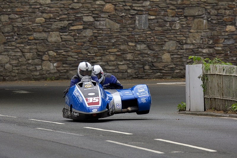 isle of man tt sidecar racing