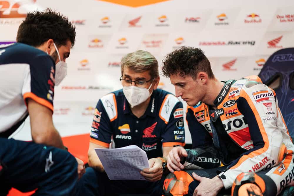 Pol Espargaro studying data after FP3 at Qatar MotoGP 2022